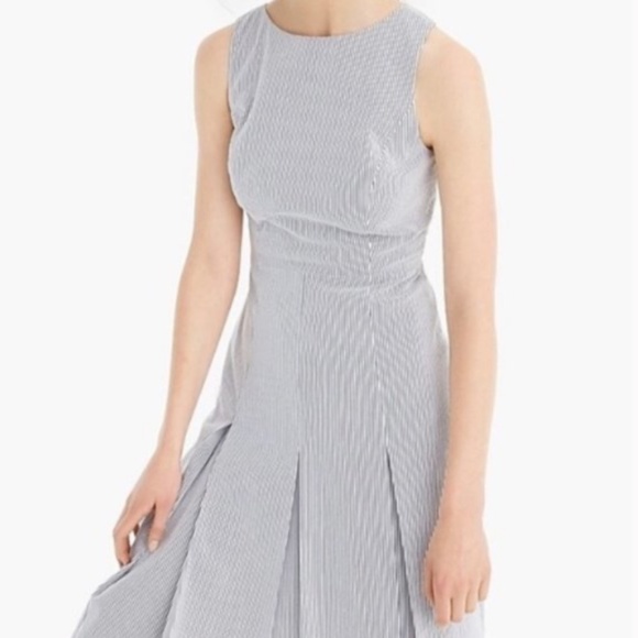 J Crew 365 NWOT Blue White Seersucker Pleated Skirt Sleeveless Dress SZ 4 - Picture 2 of 13